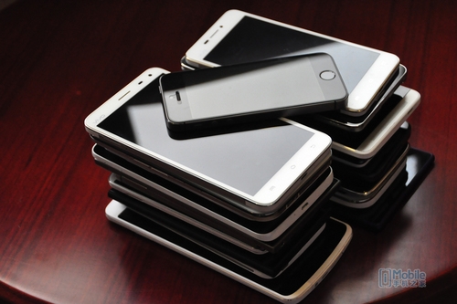 iPhone也不能比!美媒:我們?yōu)楹瘟w慕中國手機