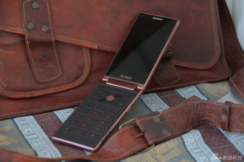 金立發(fā)布天鑒W909及S8手機(jī) 布局中高端市場