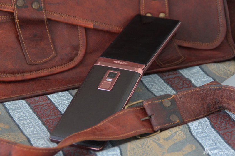 金立發(fā)布天鑒W909及S8手機(jī) 布局中高端市場