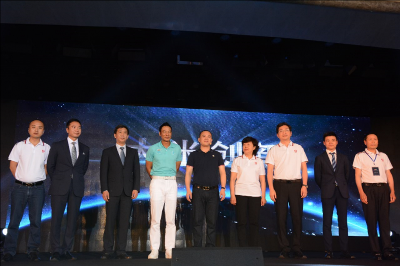 “大米創(chuàng)新·萬(wàn)店創(chuàng)業(yè)”大米手機(jī)新品發(fā)布會(huì)