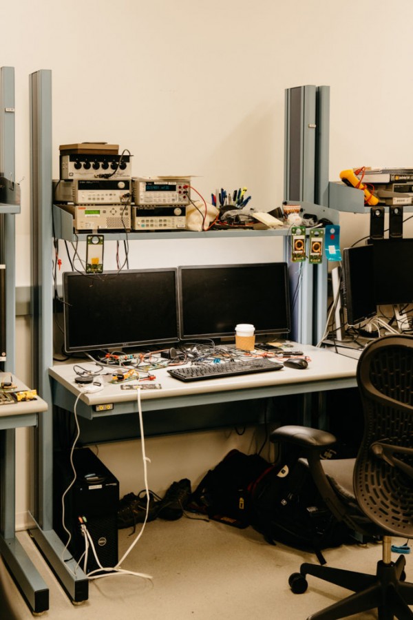 Moto Z幕后故事：聯(lián)想很瘋狂 用搭積木的方式造手機