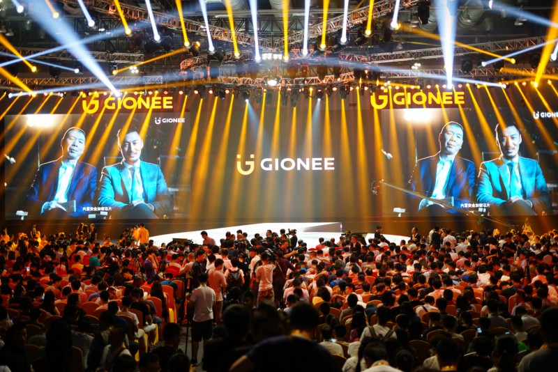 內(nèi)置安全加密芯片，金立發(fā)布超級(jí)續(xù)航手機(jī)M6/M6 Plus