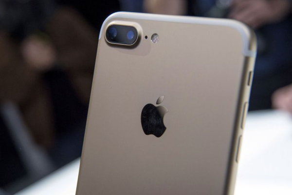 蘋果不再公布iPhone首周銷量 彭博:中國(guó)恐難大賣