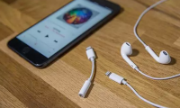 取消3.5mm真的好嗎？iPhone 7耳機(jī)線控問題頻出