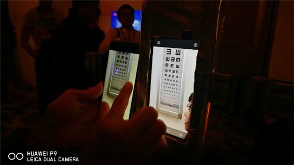 華為Mate 9現身麒麟960發(fā)布現場：6英寸+雙攝像頭