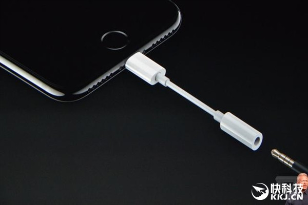 iPhone 8要用USB-C？蘋(píng)果用新接口給出答案
