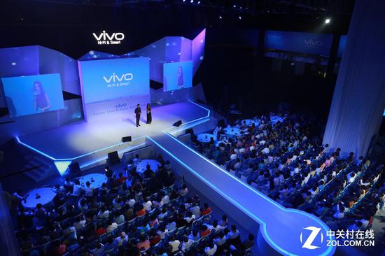 vivo印度品牌發(fā)布會(huì)現(xiàn)場(chǎng)