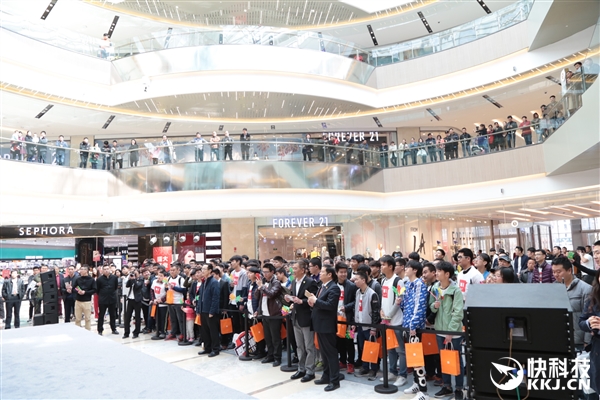 小米之家鄭州第二店正式開(kāi)業(yè)