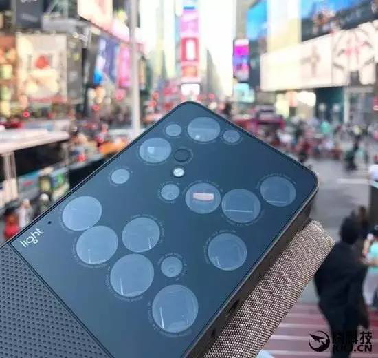 全球首款16鏡頭相機(jī)真機(jī)圖首曝