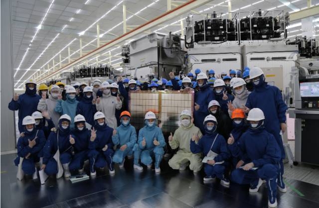 天馬第6代 LTPS AMOLED產(chǎn)線中國(guó)率先點(diǎn)亮