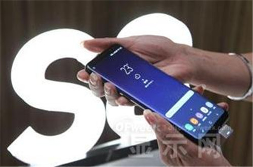 2017年柔性AMOLED智能手機(jī)面板的出貨量預(yù)計(jì)達(dá)1.61億片