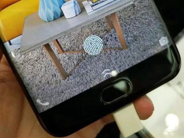 國(guó)產(chǎn)再戰(zhàn)全面屏，VIVO新機(jī)攜屏下指紋識(shí)別報(bào)到