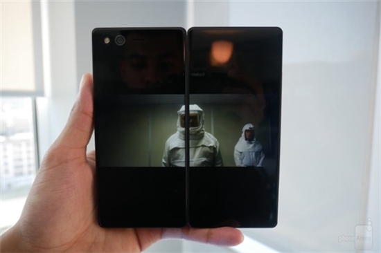 中興雙屏折疊手機(jī)AXON M宣布開賣