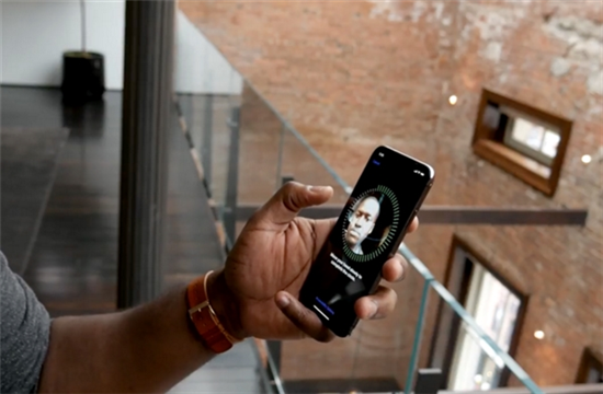 人臉識別體驗超棒！iPhone X被優(yōu)待