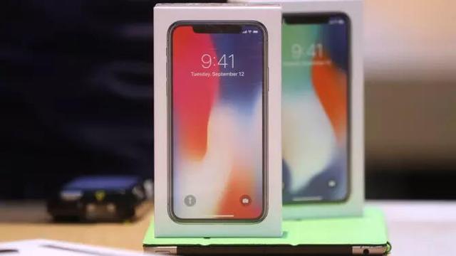  富士康工廠被曝非法讓中國學(xué)生加班組裝iPhone X