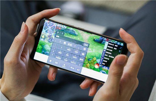 X20王者榮耀周年慶限量版這設(shè)計亮眼，堪稱鬼斧神工！