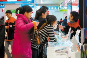 外資報(bào)告:明年大陸手機(jī)市場繼續(xù)萎縮