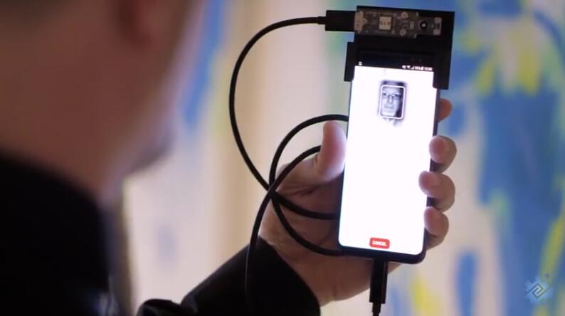 全新3D相機(jī)模塊亮相CES 2018:未來手機(jī)“劉海”將更小