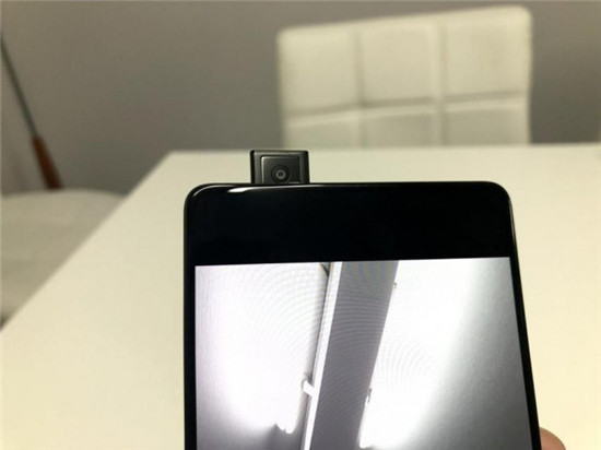 外媒盛贊MWC中國手機(jī)創(chuàng)新 iPhone X設(shè)計落伍了