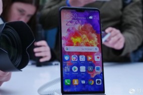 匯頂屏內(nèi)光學(xué)方案加持，華為Mate RS首用屏下指紋