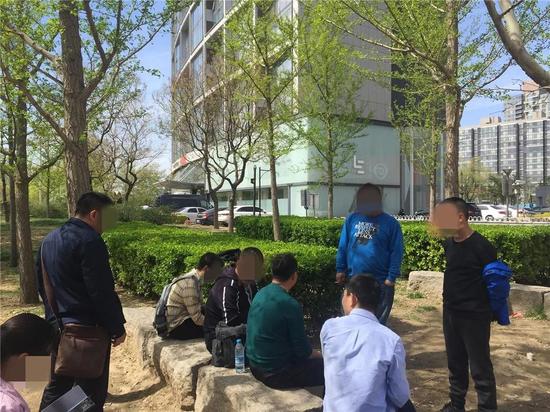 等了521天后 樂視大樓下只剩最后這8人