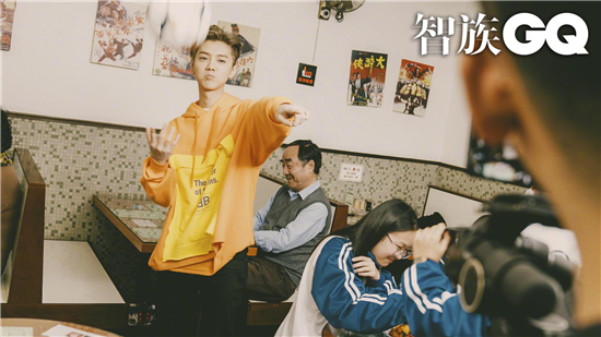 這才叫創(chuàng)意！vivo聯(lián)袂鹿晗、GQ打造的&ldquo;一個(gè)人吃飯&rdquo;大片搶先看