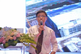 2018中國智能手機行業(yè)企業(yè)家峰會圓滿落幕 和輝光電作主題演講