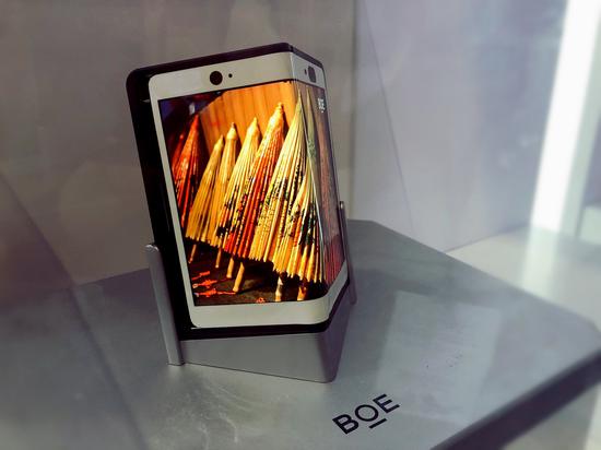 蘋果削減訂單引發(fā)上游連鎖反應(yīng) 中國OLED提速？