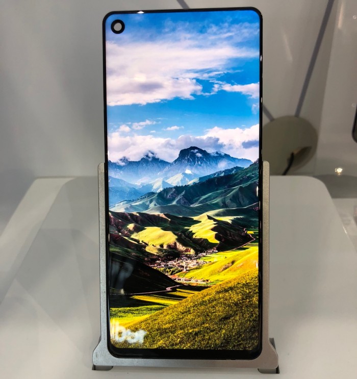 天馬推無劉海全面屏 也許是國產(chǎn)最高屏占比屏幕