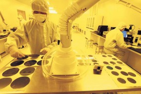 中國(guó)半導(dǎo)體產(chǎn)業(yè)因光刻膠失色