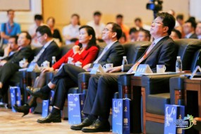 東莞招商大會(huì)現(xiàn)場(chǎng)簽約4000億，紫光集團(tuán)去年已簽約1000億