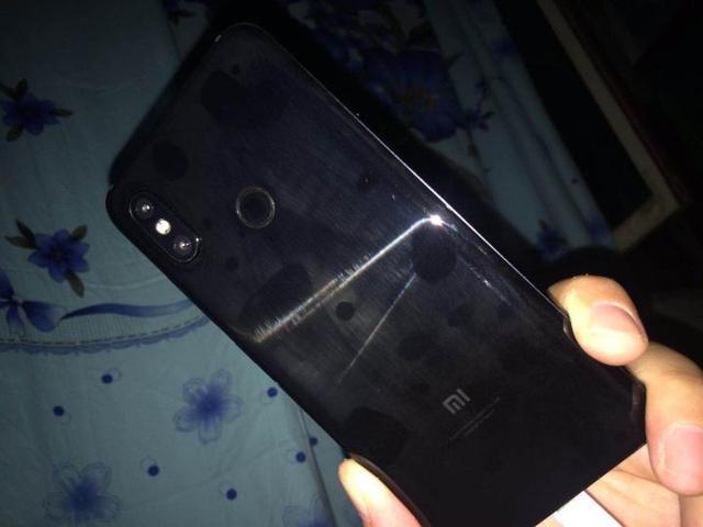 小米8疏油層問題愈演愈烈，網(wǎng)友：感覺上當(dāng)了