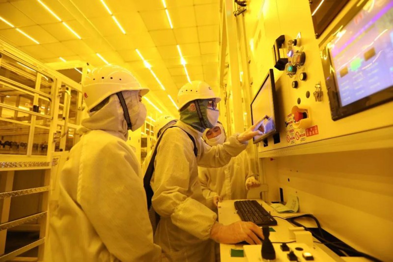 CEC·咸陽(yáng)8.6代液晶面板生產(chǎn)線項(xiàng)目一期順利達(dá)產(chǎn)