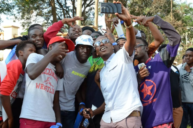 打敗蘋(píng)果三星稱霸非洲，這家中國(guó)手機(jī)廠商99%的人不知道