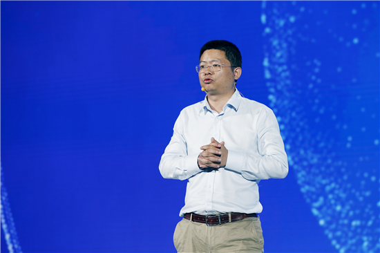 vivo世界人工智能大會上正式公布“AI金字塔戰(zhàn)略”