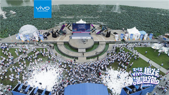 vivo、京東手機(jī)及迪信通合作再升級，引發(fā)年輕狂潮