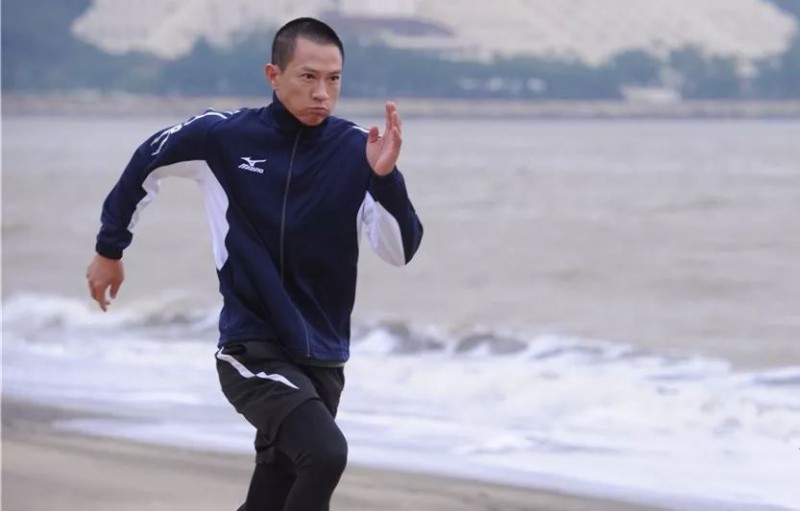 一美元改寫命運(yùn)軌道：他，56歲創(chuàng)業(yè) 打造全球最大芯片代工廠