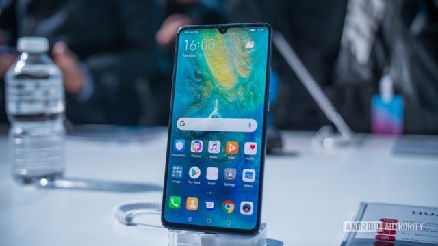 華為Mate20系列上手 “浴霸”鏡頭欲罷不能