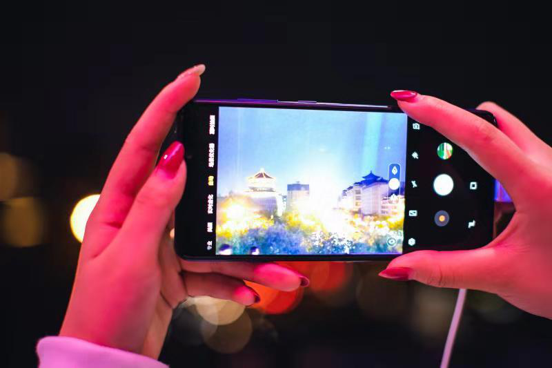 三星Galaxy A系列正式發(fā)布 后置四攝手機(jī)登陸中國