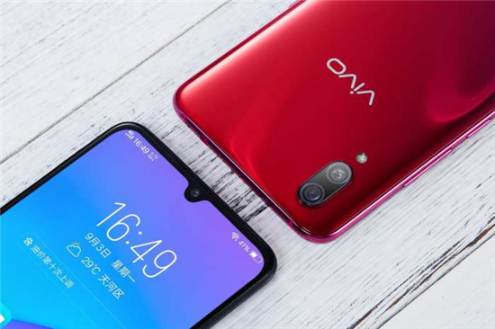 以夢為馬 不負(fù)韶光， 颯爽秋風(fēng)中開啟雷克薩斯&vivo智趣之旅