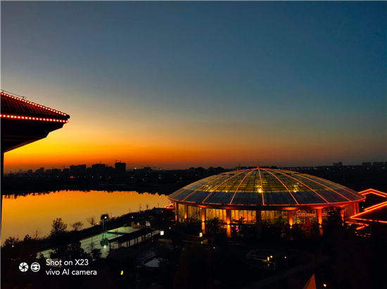 以夢為馬 不負(fù)韶光， 颯爽秋風(fēng)中開啟雷克薩斯&vivo智趣之旅