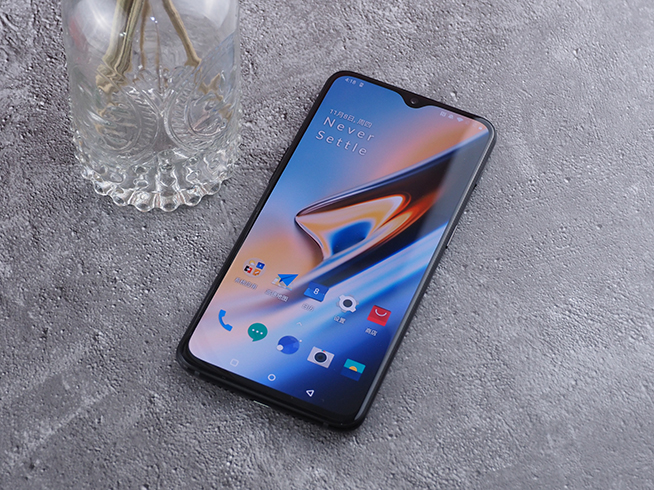 一加5G手機(jī)準(zhǔn)備中:全新名稱(chēng)加持 最快明年2月亮相