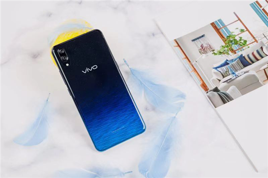 vivo X23幻彩版璀璨首發(fā)，一舉奪得天貓京東銷量雙冠軍