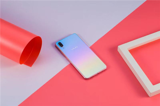 vivo X23幻彩版璀璨首發(fā)，一舉奪得天貓京東銷量雙冠軍