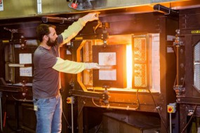 康寧表示可折疊設(shè)備的大猩猩玻璃還在研發(fā)之中