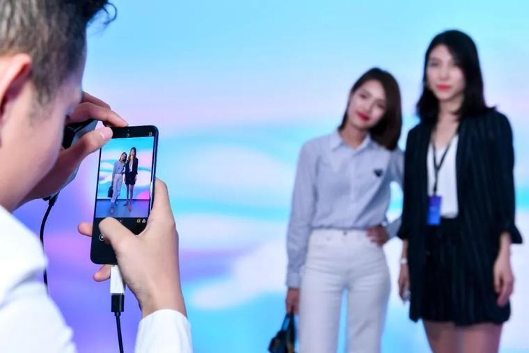 中國(guó)制造崛起縮影:國(guó)產(chǎn)手機(jī)從無名氏到“被忌憚”