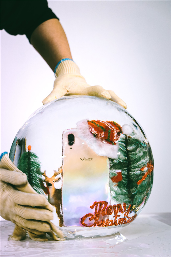 迎合圣誕氣息，vivo X23幻彩版創(chuàng)意照出爐