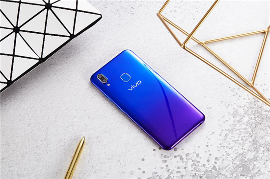vivo U1真機圖賞：靈動水滴屏+科技美學，千元品質(zhì)典范