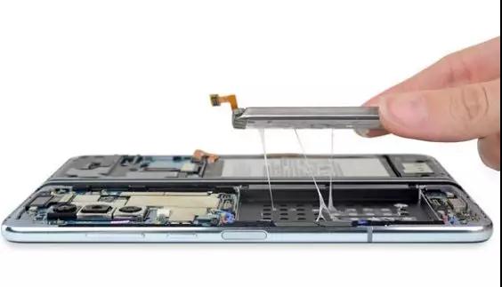 三星折疊手機(jī)Galaxy Fold深度拆解