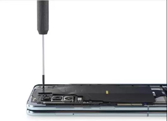 三星折疊手機(jī)Galaxy Fold深度拆解